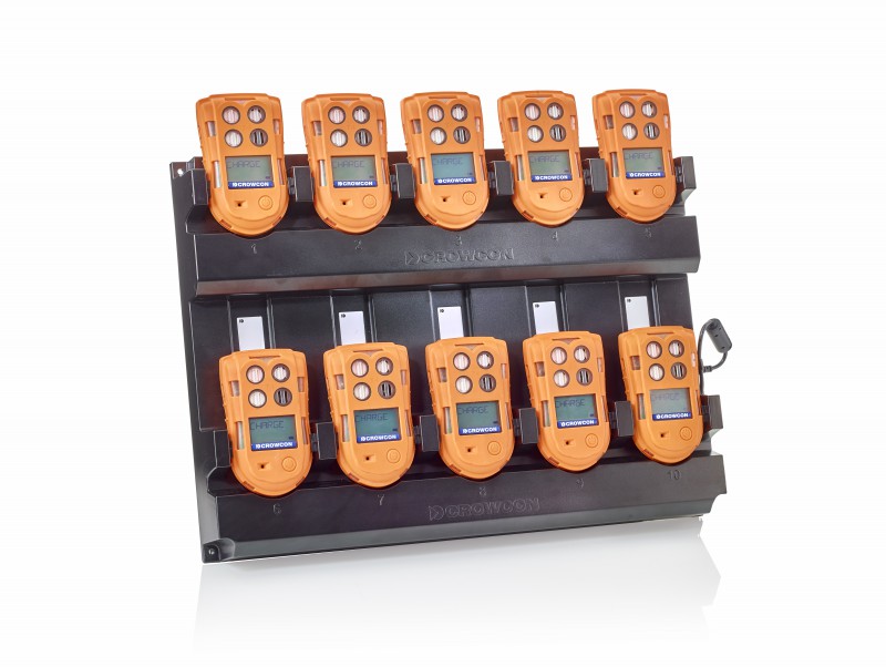 T4, 10 stations oplader og multi region power supply, inkluderer netledningerne til Nordamerika, Europa, UK