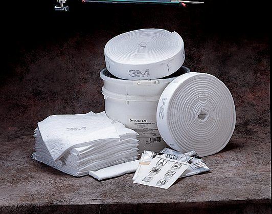 3M P-SKFL31 Petroleum Spill Response Kit.