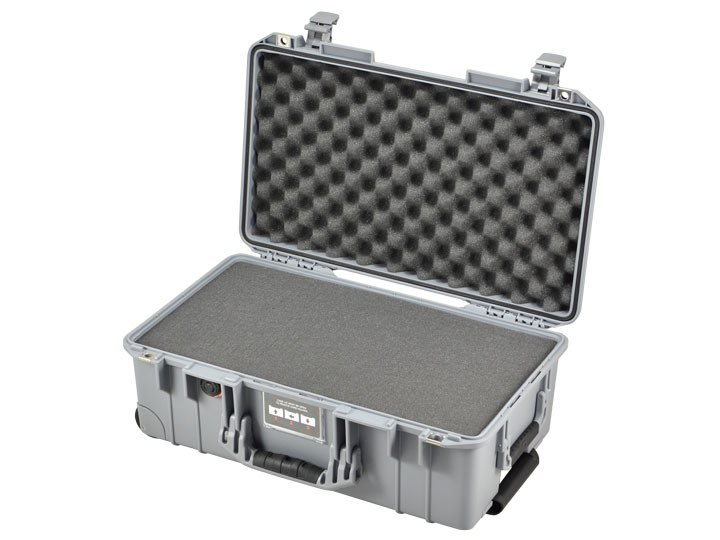 PELI&trade; 1535 Air Carry-On, med plukskum Sølv