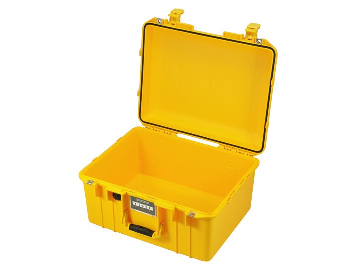 PELI 1557 Air Case, Tom (440x330x248mm) Gul